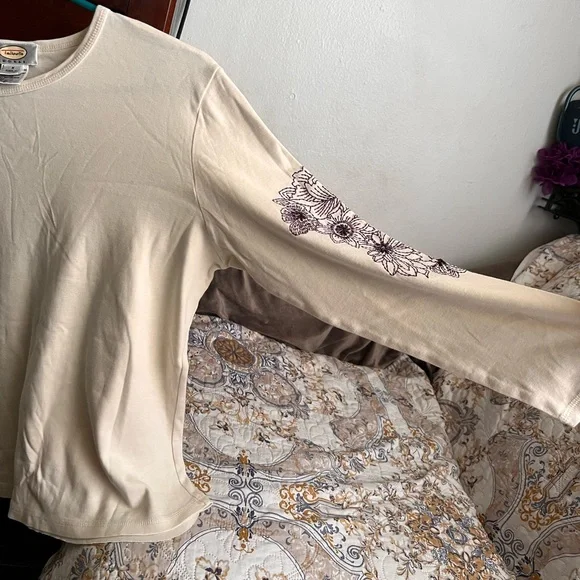 Talbots Cream Top with Purple Floral Accents - Picture 4 of 8